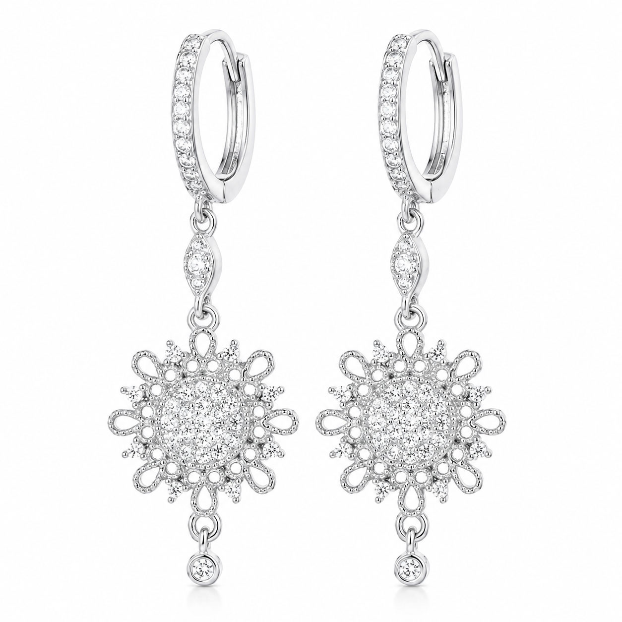 Orecchini in argento rodiato. Cerchietto con pendente macrame pave di zirconi bianchi - aMarty